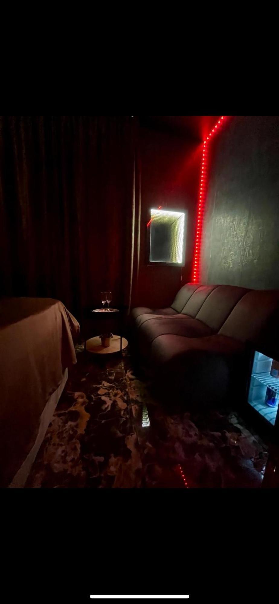 Love Room Бухарест Экстерьер фото