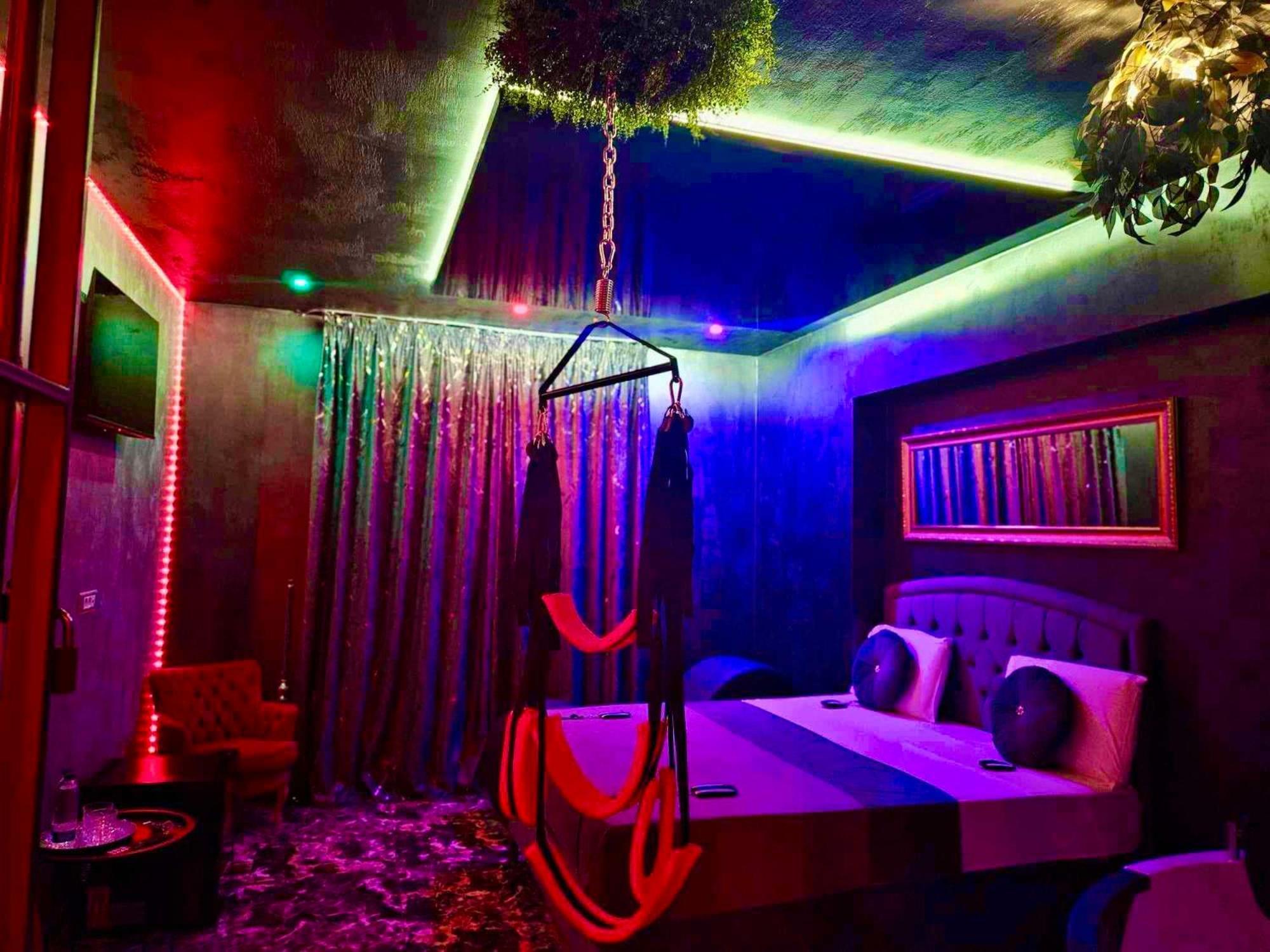 Love Room Бухарест Экстерьер фото