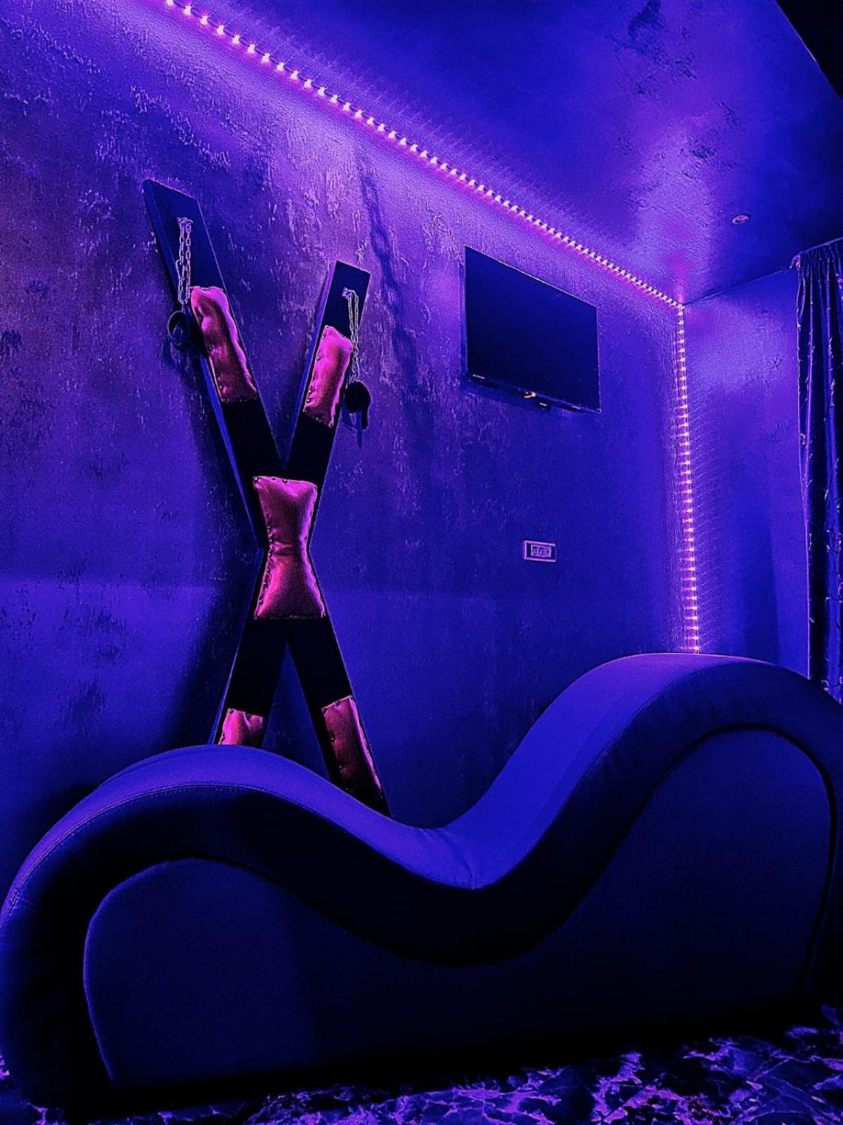 Love Room Бухарест Экстерьер фото